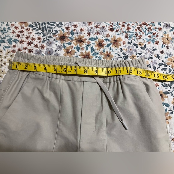 Lululemon Unisex Cream Casual Pants - Picture 9 of 9
